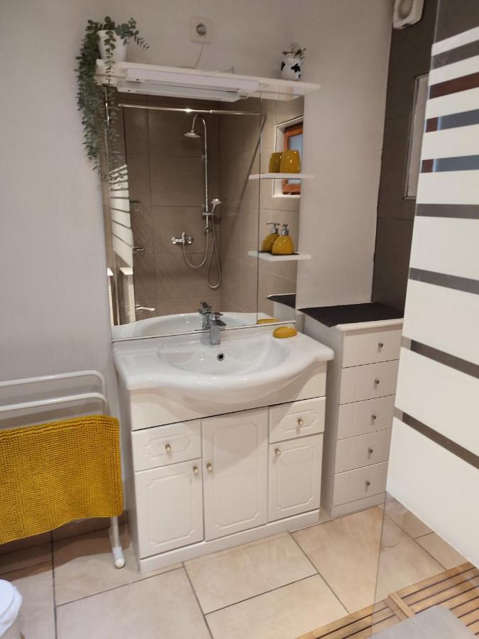 Le Champs Des Lievres Apartamento Beaumont Exterior foto